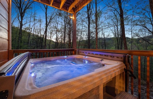 Gatlinburg - Pigeon Forge Villa | Sevierville 127 - Seven Bedroom Villa, Sleeps 14