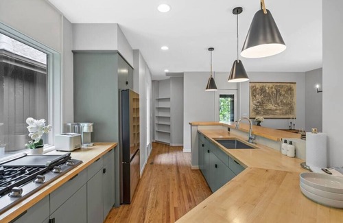 Saint Andrews House | Sewanee Woods Modern Luxe Escape