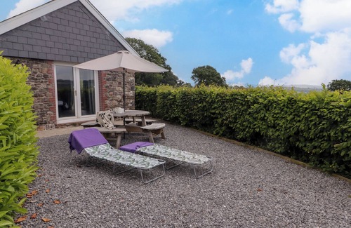 Golden Grove House | SEWIN COTTAGE, pet friendly, character holiday cottage in Llandeilo