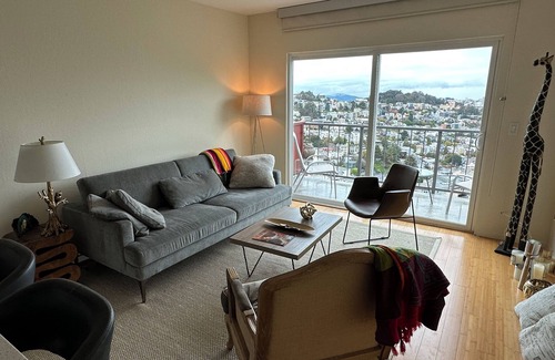 Eureka Valley Apartment | SF · SF · Breathtaking SF Views: Twin Peaks 2-Level Apt