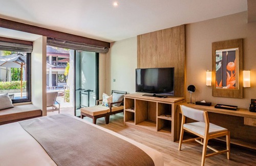 Khuekkhak Hotel | (SHA+)La Flora Pool Access King Bed (P06)