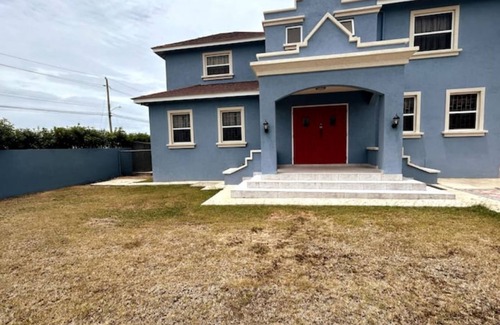West Coast House | ShaDow Villa by the Airport 1BR