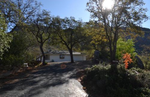 Three Rivers House | Shady Knoll