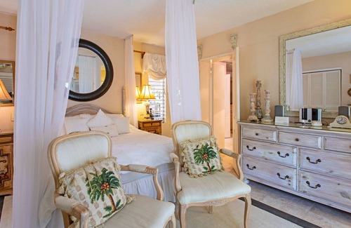 Paynes Bay Villa | Shangri La