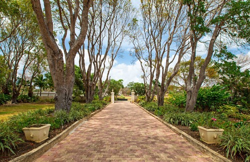 Paynes Bay Villa | Shangri La