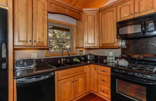 Whispering Forest House | Shasta Mountain Cabin - 1916 by Big Bear Vacations