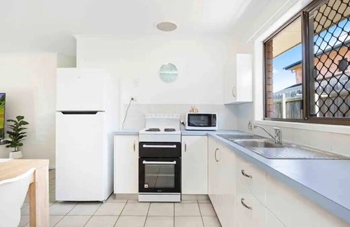 Torquay House | Shelly Beach Stay! Pet friendly 300m to Shelly Beach