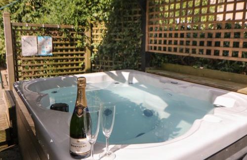 Buxton House | Shenton Cottage