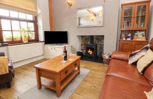 Buxton House | Shenton Cottage