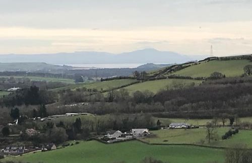 Newbridge House | Shepherds hut-hot tub-dog friendly -views