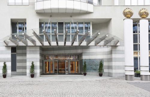 Srodmiescie Hotel | Sheraton Grand Warsaw