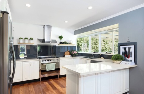 Carrum Downs House | SHINE Carrum Down Spacious Family Oasis With Heated Pool