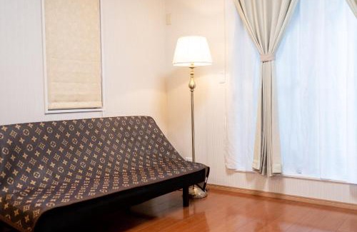 Okubo Apartment | Shinokubo guest house , near shinjuku 100 square meters, 4 bedrooms, 1 living room 1kitchen 2toilet 1bathroom washmachine