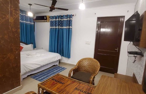 Tapovan Hotel | shivoham palace