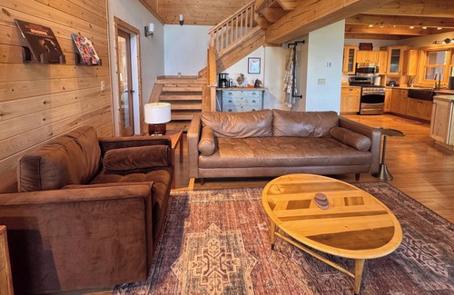 Herbster House | Shooting Star | Stylish Cabin on the Big Water
