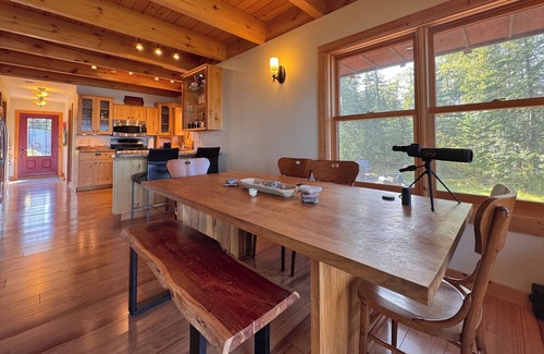 Herbster House | Shooting Star | Stylish Cabin on the Big Water