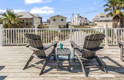 Fort Morgan House | Shore Reflections - Oceanview Escape, Steps to beach, 2 King Beds & Games!