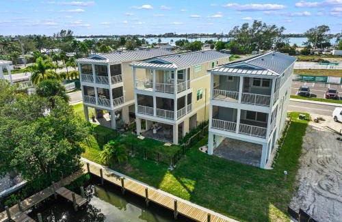 Cortez House | Shore To Escape at Hunter's Point