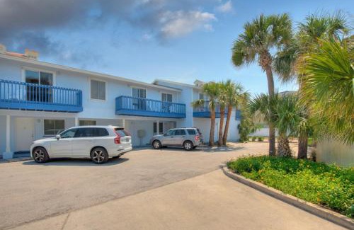Jacksonville Beach Apartment | Shore To Please Beach Oceanfront Patio Pet Friendly