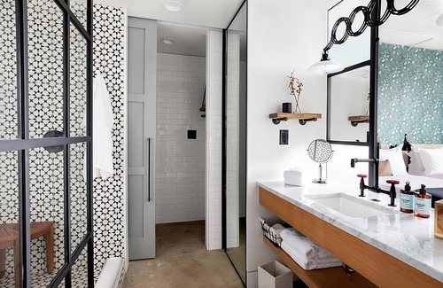 South Main Historic District Hotel | Short Distance From The Well Known Sites! 4 Comfortable Units, Pets Allowed