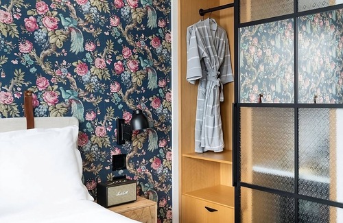 South Main Historic District Hotel | Short Distance From The Well Known Sites! 4 Comfortable Units, Pets Allowed