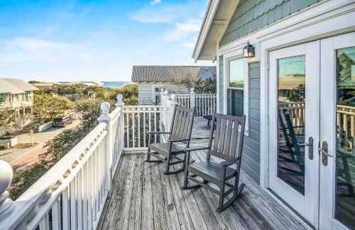 Seaside House | Short Distance to the White Sandy Beaches, Rendezvous Main House Carriage in Seaside home