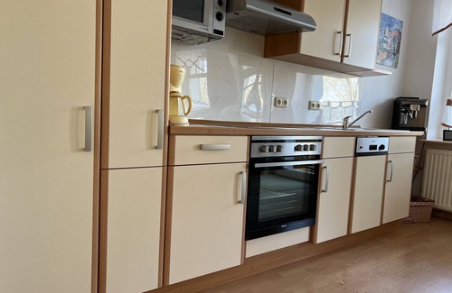 Bad Elster Apartment | Short level walk to the Albertbad with brine thermal baths, theater and spa facilities