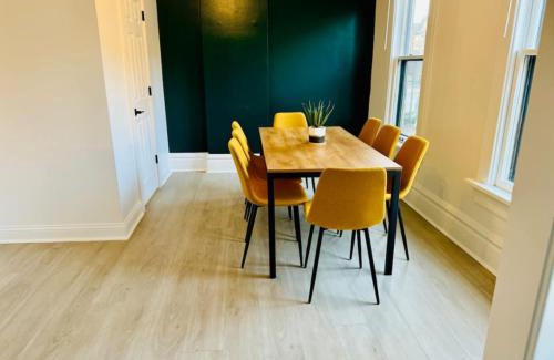 Italian Village House | Short North Convention King Bed Free Parking!