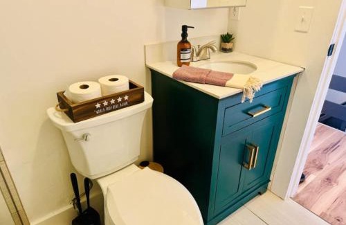 Italian Village House | Short North Convention King Bed Free Parking!