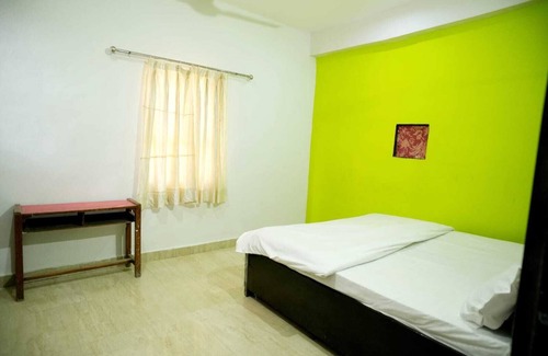Vrindavan Hotel | Shri Gauraj Dham Vrindavan
