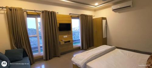 Govardhan Hotel | Shri Ji Hotel & Restaurant