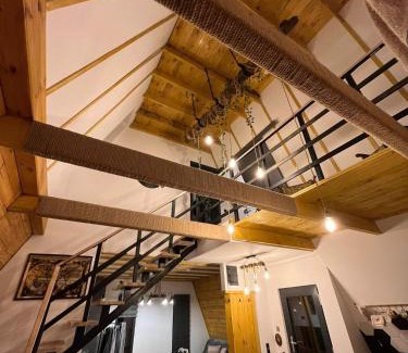 Moeciu de Sus Cabin | Shurra