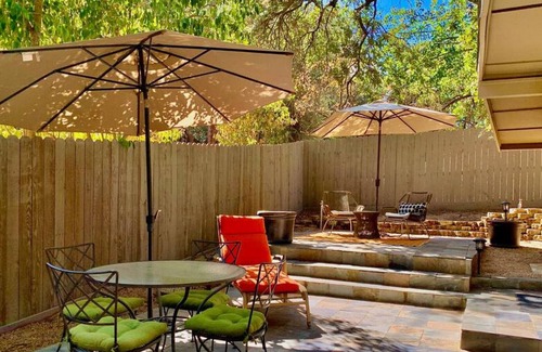 Carmichael House | Shurwin Suite 4 · Carmichael Sacramento : Peaceful Modern Cottage