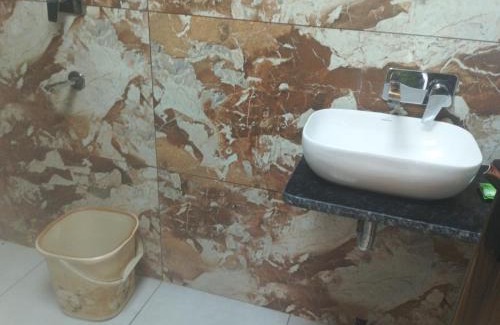 Paltan Bazaar House | Shyam guest house