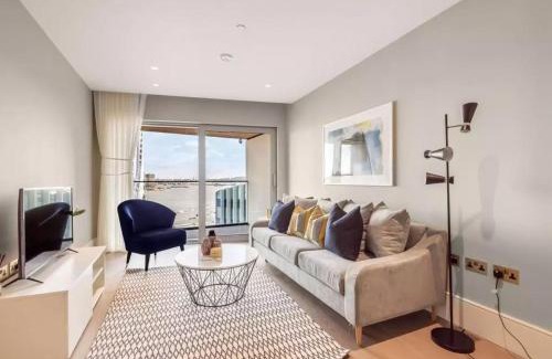 Peninsula Apartment | ShyRoyale
