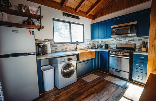 Upper Moonridge Ski Chalet | Sierra Pines Chalet! Sled Hills! Close to Hiking/Biking Trails! Fenced-In Yard!