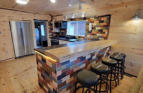 Au Train Cabin | Sight distance of Lake Superior Beach, Autrain River, Close to Pictured Rocks