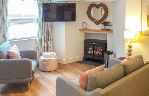 Dartmouth House | Silver Cottage
