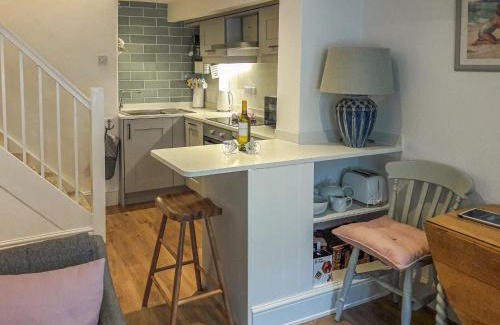 Dartmouth House | Silver Cottage
