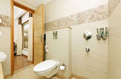 DLF City Hotel | Silver Oak @43