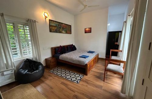 Kenichira Hotel | Silver Oak By Exuberance Stays (Independent Holiday Home)