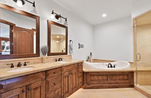 Empire Pass House | Silver Strike Lodge #705 - 4 Bed + Den