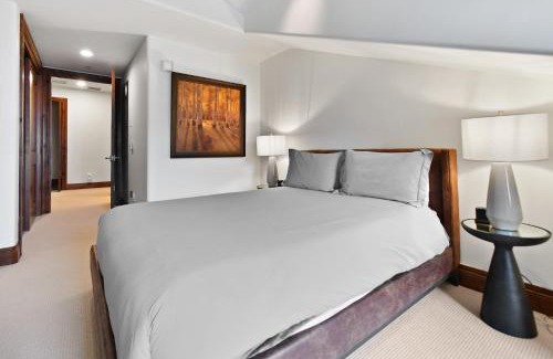 Empire Pass House | Silver Strike Lodge #705 - 4 Bed + Den