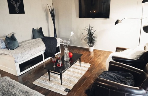 Ramara Cottage | Silver Wood Cottage Overlooking Lake Simcoe!