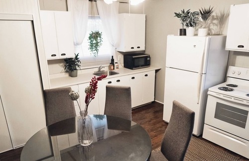 Ramara Cottage | Silver Wood Cottage Overlooking Lake Simcoe!