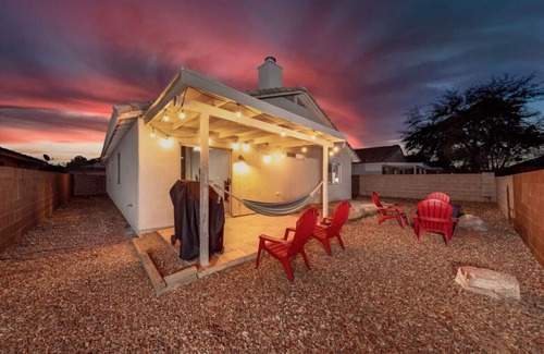 Tucson House | Silverbell/Quiet/3 BR & 2 BA/Garage/Fenced