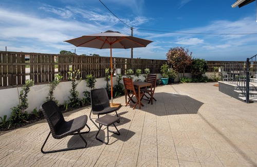 Sao Bernardino Apartment | Silvercoast Apartments - Bells - Swimming pool, Jacuzzi & amazing sea views
