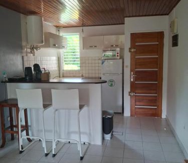 Le Lamentin Apartment | Simple, discret et fonctionnel