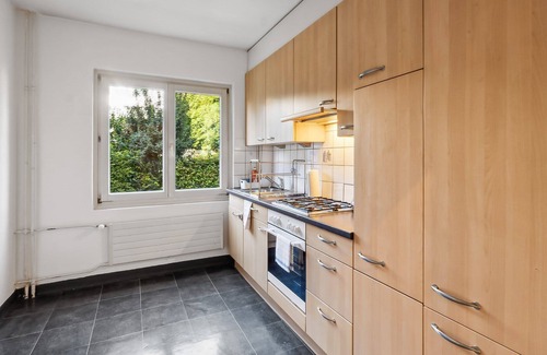 Seebach Apartment | Simple Zurich APT Near Public Transport