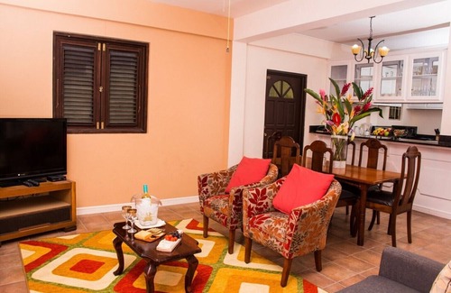 Marisule House | Simply Heavenly! Large Self Catered Apartments With Huge Pool - Apartment With Sea View